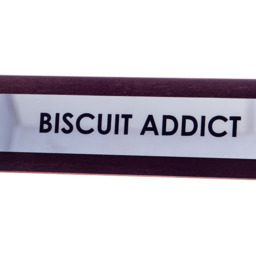 Wooden Desk Sign - Cookie Addict - Brown - thumbnail 5