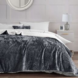 Chunky Sherpa backed Crushed Velvet Throw Blanket - Charcoal - thumbnail 3
