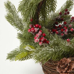 Homescapes Festive Wicker Basket Christmas Decoration - Brown, Green, Red & White - thumbnail 3