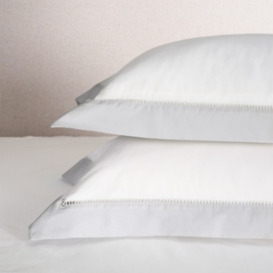 Luxurious Santorini Oxford Pillowcase in White/Grey - Super King Size