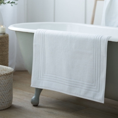 Luxurious White Egyptian Bath Mat - image 1