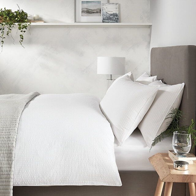 The White Company Seersucker Stripe Duvet Cover & Pillowcase Set, White, Size: Super King