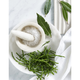 The White Company Summer Signature Candle, No Colour, Size: One Size - thumbnail 2