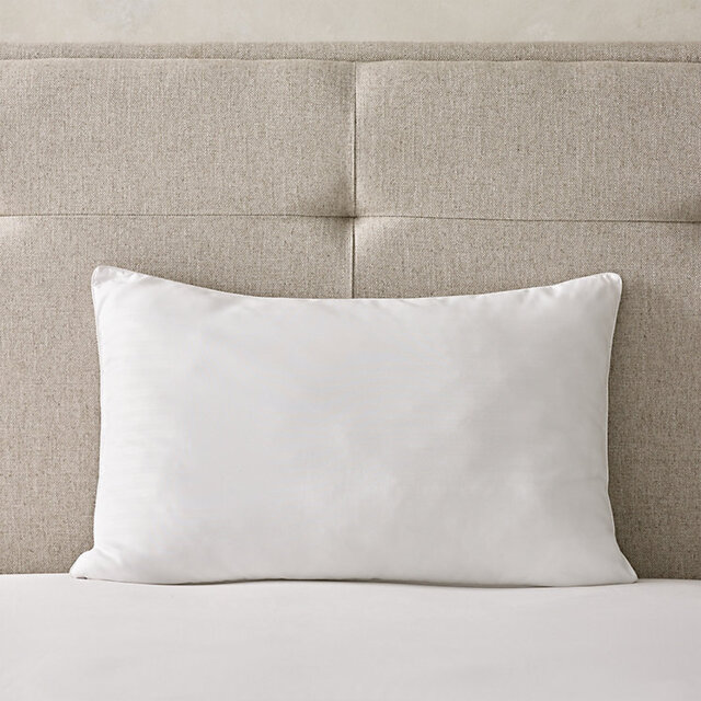 The White Company Essential Down Alternative Pillow - Firm