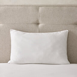 The White Company Essential Down Alternative Pillow - Firm