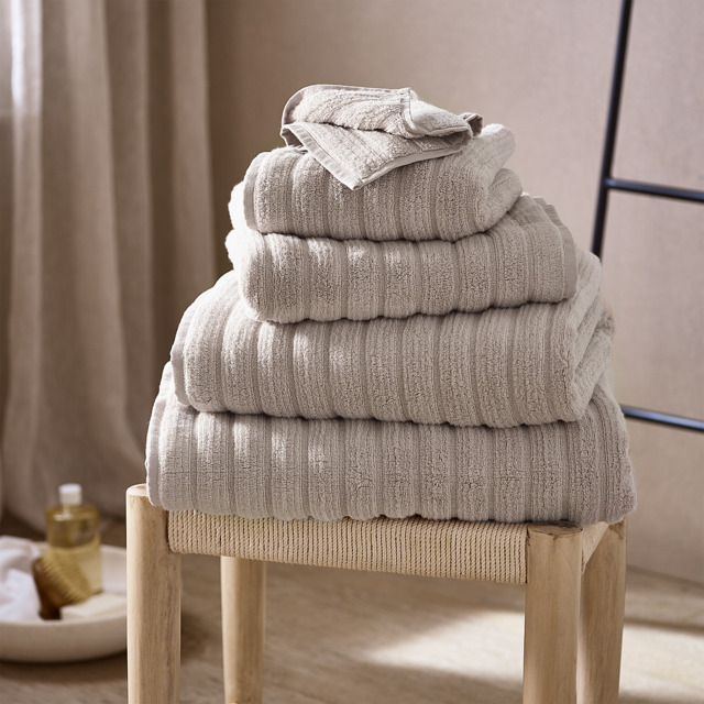 The White Company Hydrocotton Towel