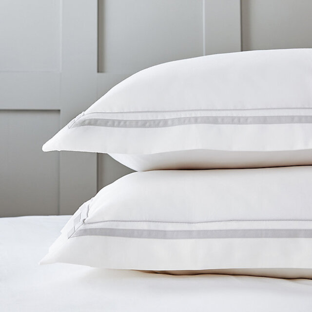 The White Company Cavendish Oxford Pillowcase with Border - Single