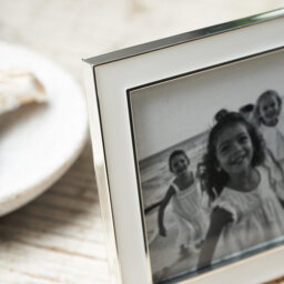 The White Company White Resin Photo Frame - 4x6”, White, Size: One Size - thumbnail 2