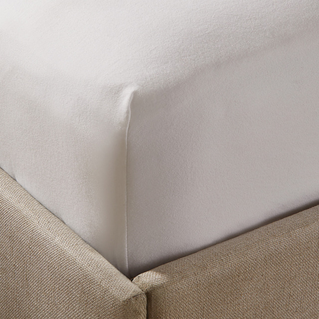 The White Company Velvet Touch Brushed Cotton Fitted Sheet - image 1
