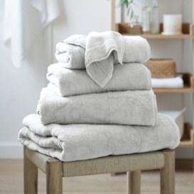 Luxurious Hydrocotton Hand Towel in Silver | Soft and Fast-Drying