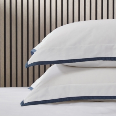 Somerton Oxford Pillowcase - Super King Size | White/Navy Blue - image 1