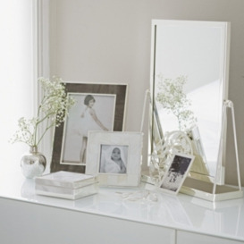 Silver Dressing Table Mirror - Elegant and Timeless Design - thumbnail 2
