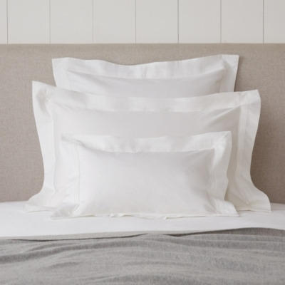 Cavendish Breakfast Oxford Pillowcase in White - Luxurious 800-Thread-Count Sateen - image 1