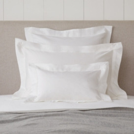 Cavendish Breakfast Oxford Pillowcase in White - Luxurious 800-Thread-Count Sateen