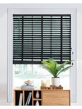 The Very Collection Wooden Venetian Blind
