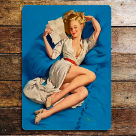 Pin up Girl in Bath Metal Wall Décor