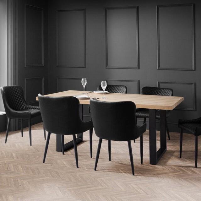 Wynnfield 6 - Person Dining Set