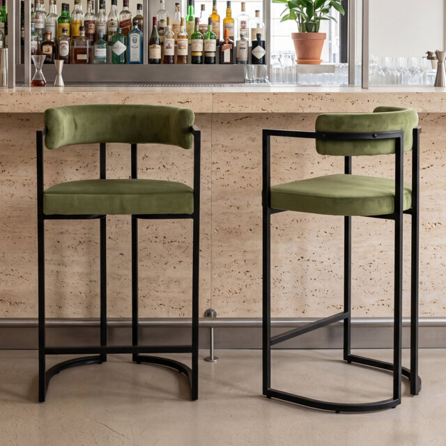 Beatryce Yes Upholstered Bar Stool
