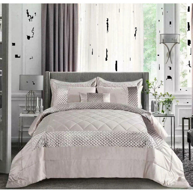 Polyester Geometric Shapes Bedspread with Pillow Shams Included