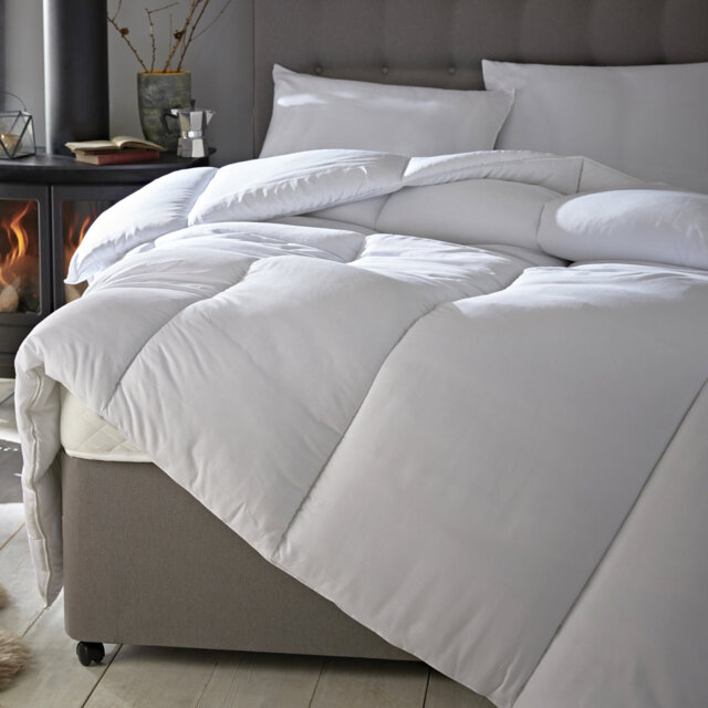 Silentnight Warm and Cosy 15 Tog Winter Extra Warm Duvet