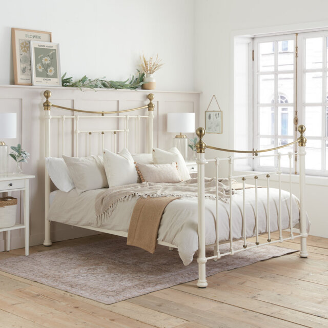 Friedensburg Bed