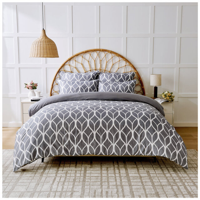 Luxury Printed Microfibre Duvet Cover Set with Pillowcases Super Soft Easy Care Breathable Bedding for Modern Bedroom Decor UK Sizes