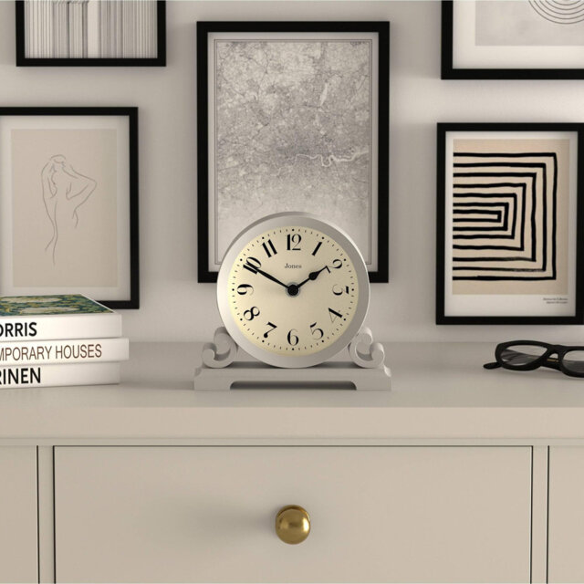 Analogue Plastic / Acrylic Quartz Movement / Crystal Tabletop Clock