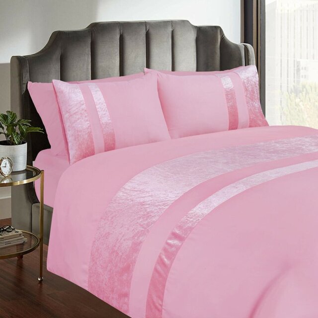 Aptos Duvet Cover Set with Pillowcases Included