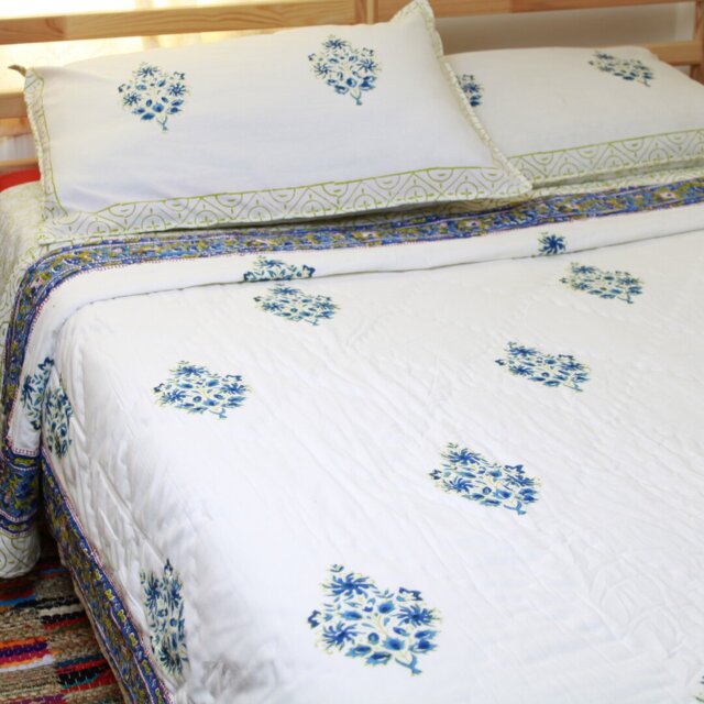 Hondah Blue/White Pima Cotton 125 TC Reversible Traditional 3 Piece Quilted Bedspread Set