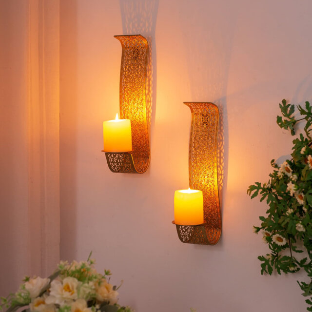 2 Pieces Metal Candlestick Set