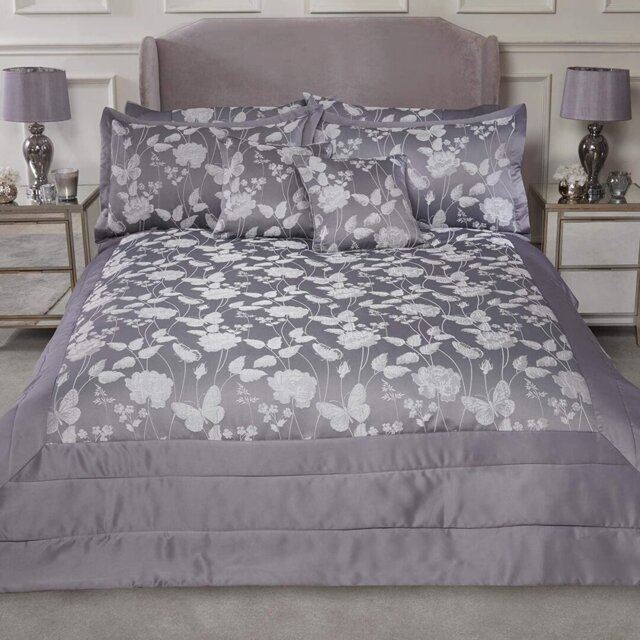 Esmond Polyester Floral Bedspread with Pillow Shams Included