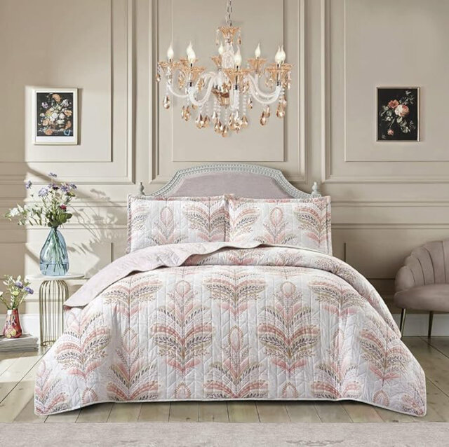 Andrena Bedspread with Pillow Shams Included