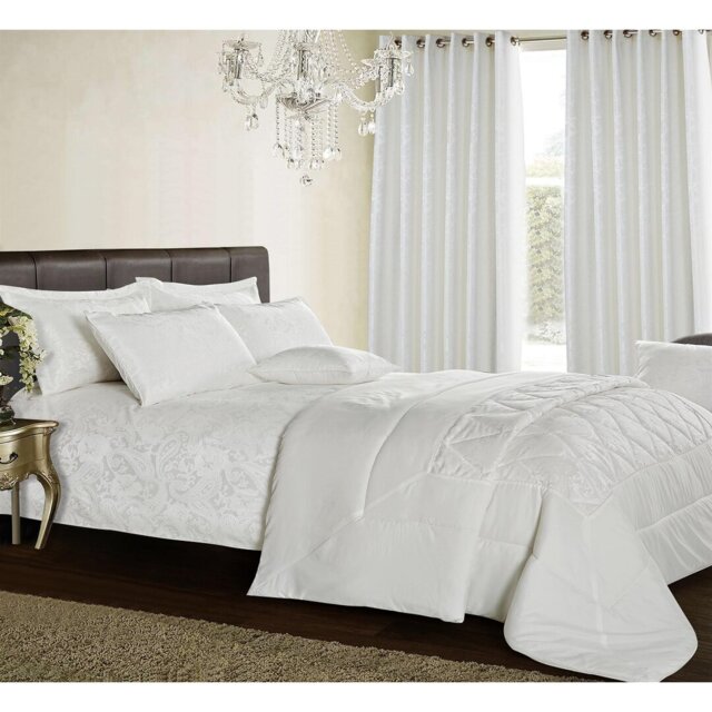 Cleo Quilted Bedspread Set Polyester Bed Throw with Pillow Shams