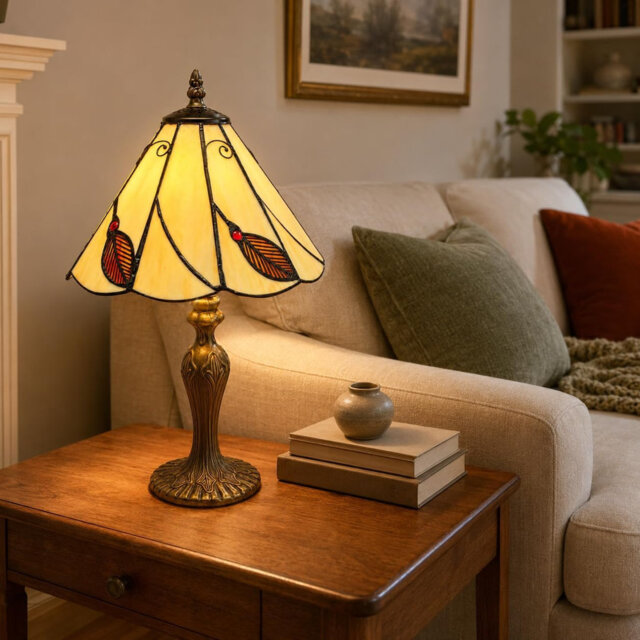 Ashelynn Resin Table Lamp