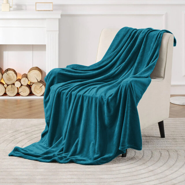 Ultra-Soft Mink Fleece Blanket - Plush, Lightweight & Warm - Cozy All-Season Throw For Bed & Sofa