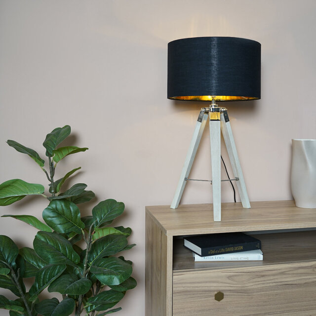 Dearing Tripod Lamp