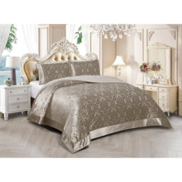 Damask Bedspread with Pillow Shams Included