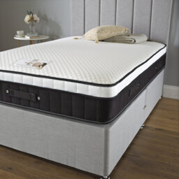 Memory foam Pocket Sprung Mattress with elegant black border, Orthopedic support,  Zero motion transfer, Soft-Med firm feel, Ideal for couple.
