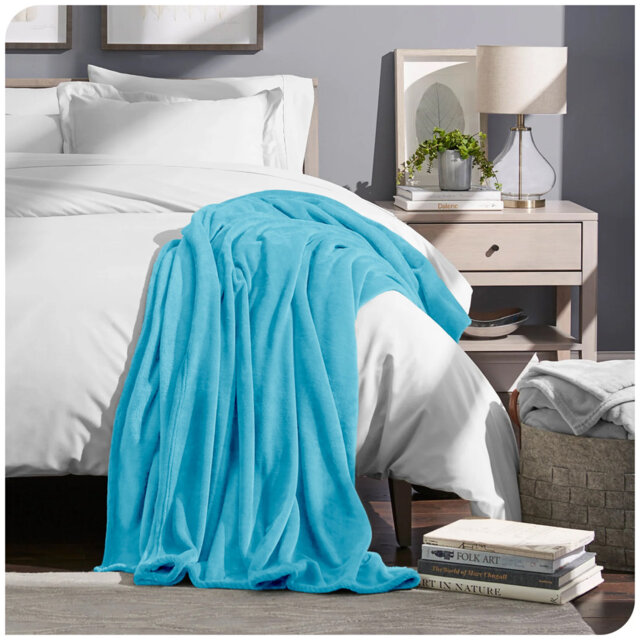 Lacey-Louise 100% Polyester Soft Reversible Mink Faux Plush Fur Fleece Throw/ Blanket