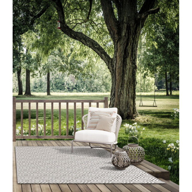 Cathryn Geometric Indoor / Outdoor Area Rug