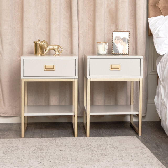 Akhalak 57.5cm W Iron Bedside Table