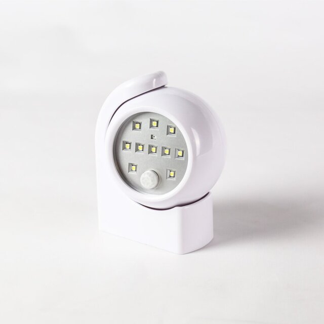 Outdoor Battery Operated White Security Light with PIR Sensor