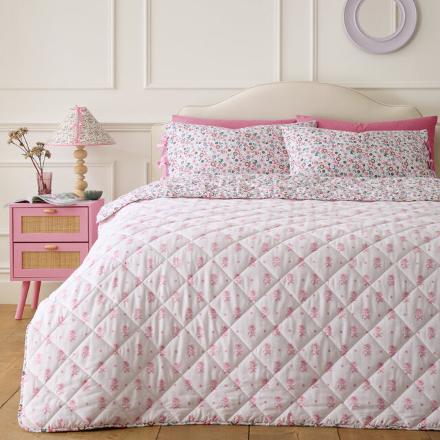 Pearly Queen Ditsy Cotton Quilted 150x200cm Bedspread