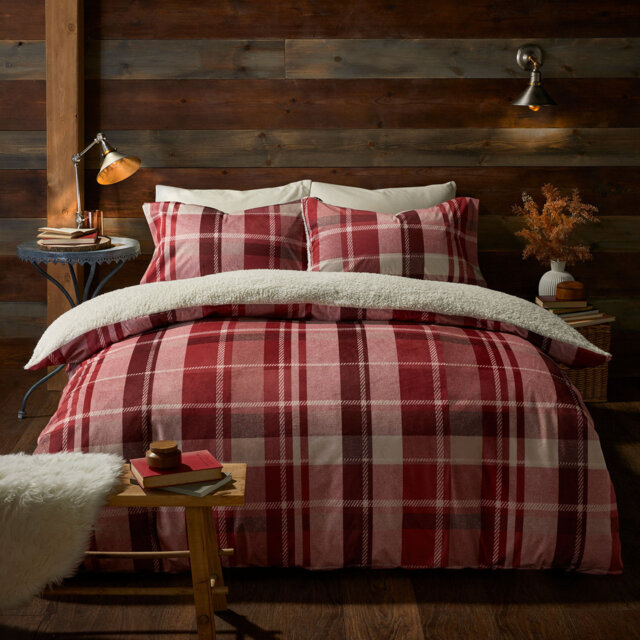 Mulford Check Polyester Chequered Duvet Cover Set with Pillowcases Included