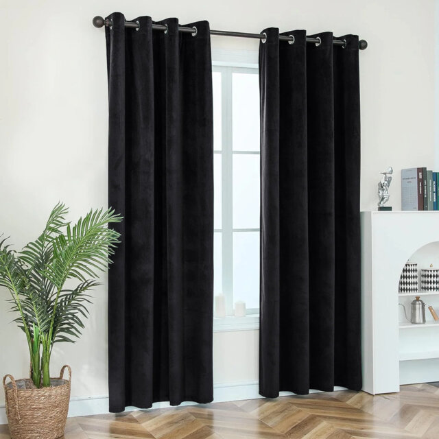 Crushed Velvet Eyelet Ready Made Thermal Drape & Curtain