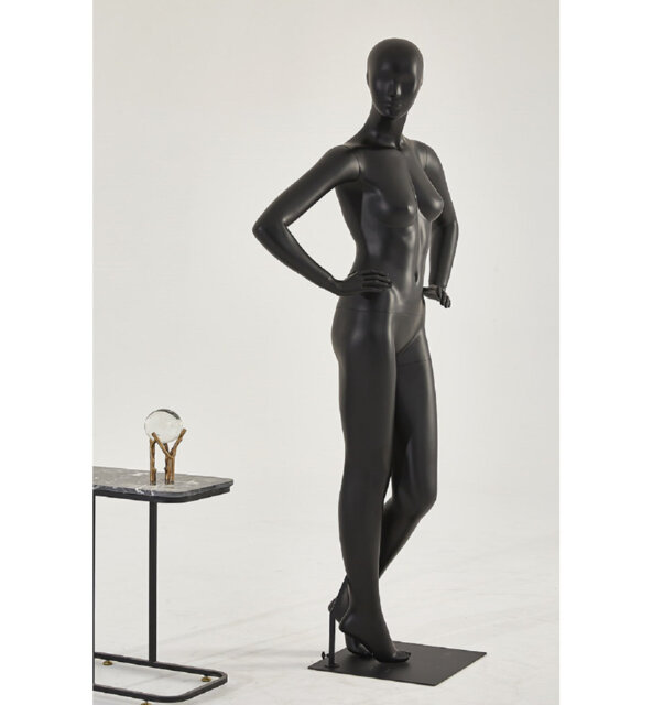 Alesha People Statue