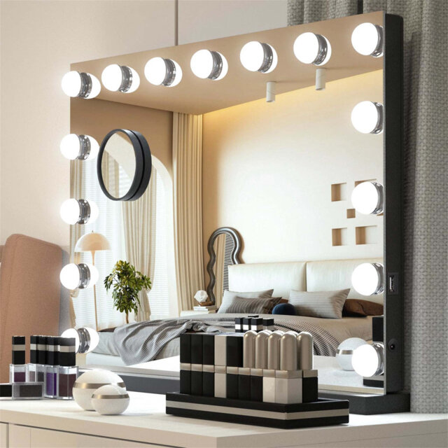 Demetrias Metal Rectangle Mirror