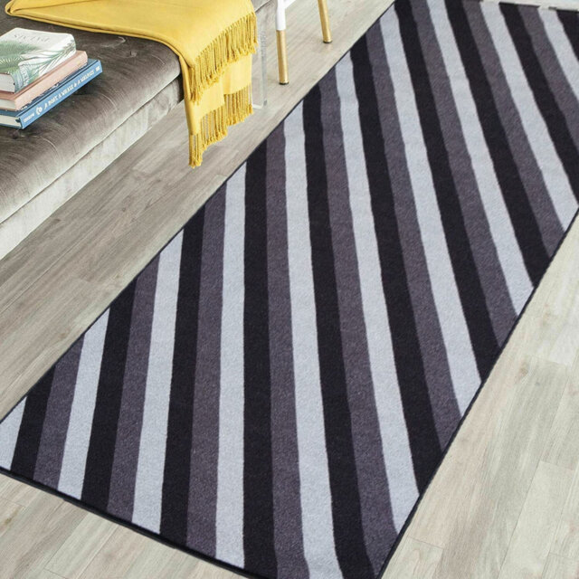 Lacy Striped Indoor / Outdoor Area Rug