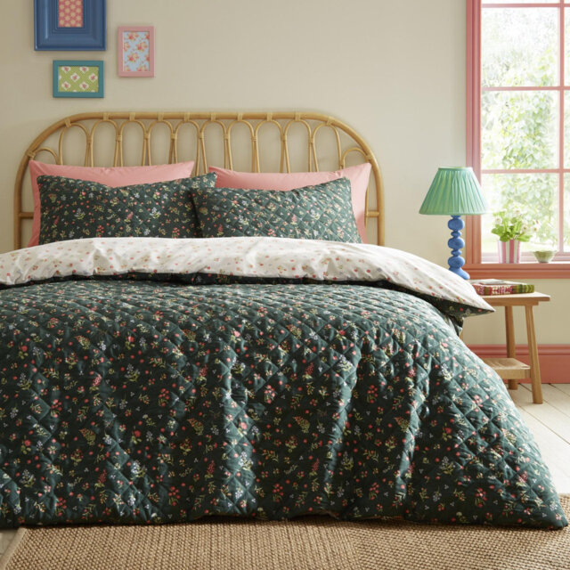Polyester Floral Duvet Cover Set with Pillowcases Included