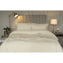Polyester Solid Colour Duvet Cover Set with Pillowcases Included